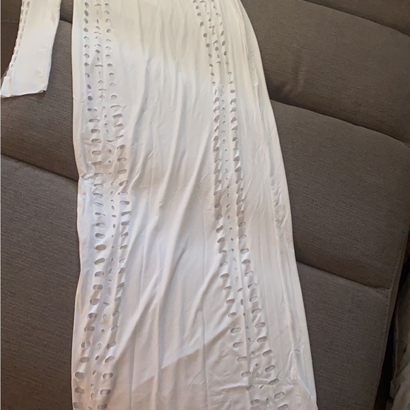 White stretch maxi dress with one sleeve - Picture 2 of 2
